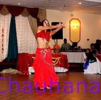 Colorful Indian dance entertainment